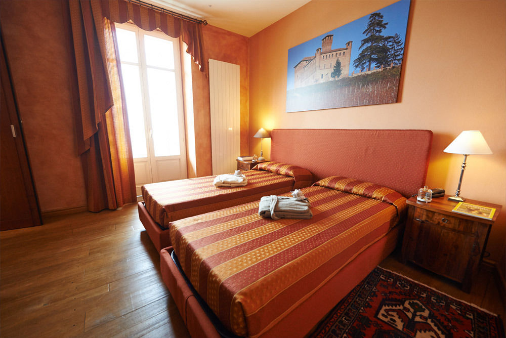 Felicin - Ristorante Albergo "Dimora Storica" Monforte D'Alba Bagian luar foto