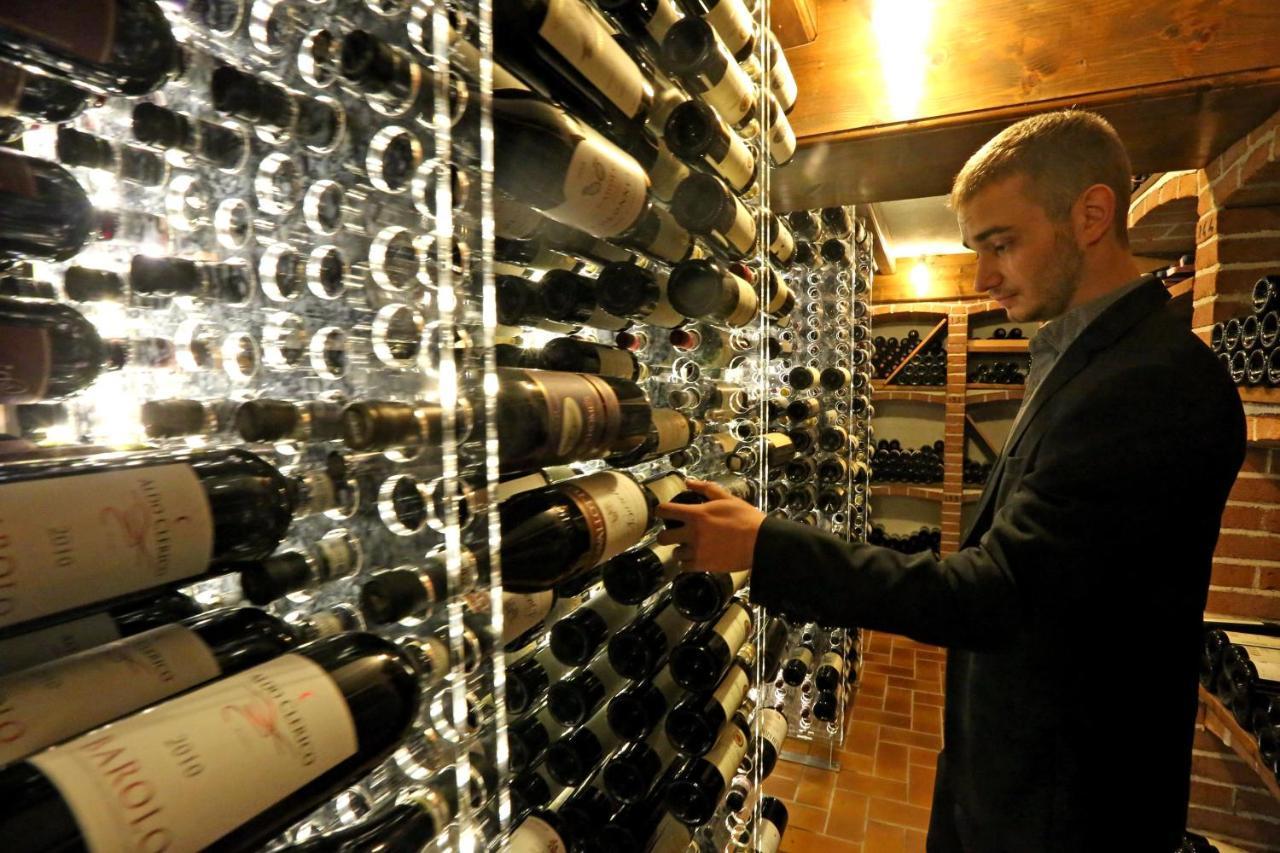 Felicin - Ristorante Albergo "Dimora Storica" Monforte D'Alba Bagian luar foto