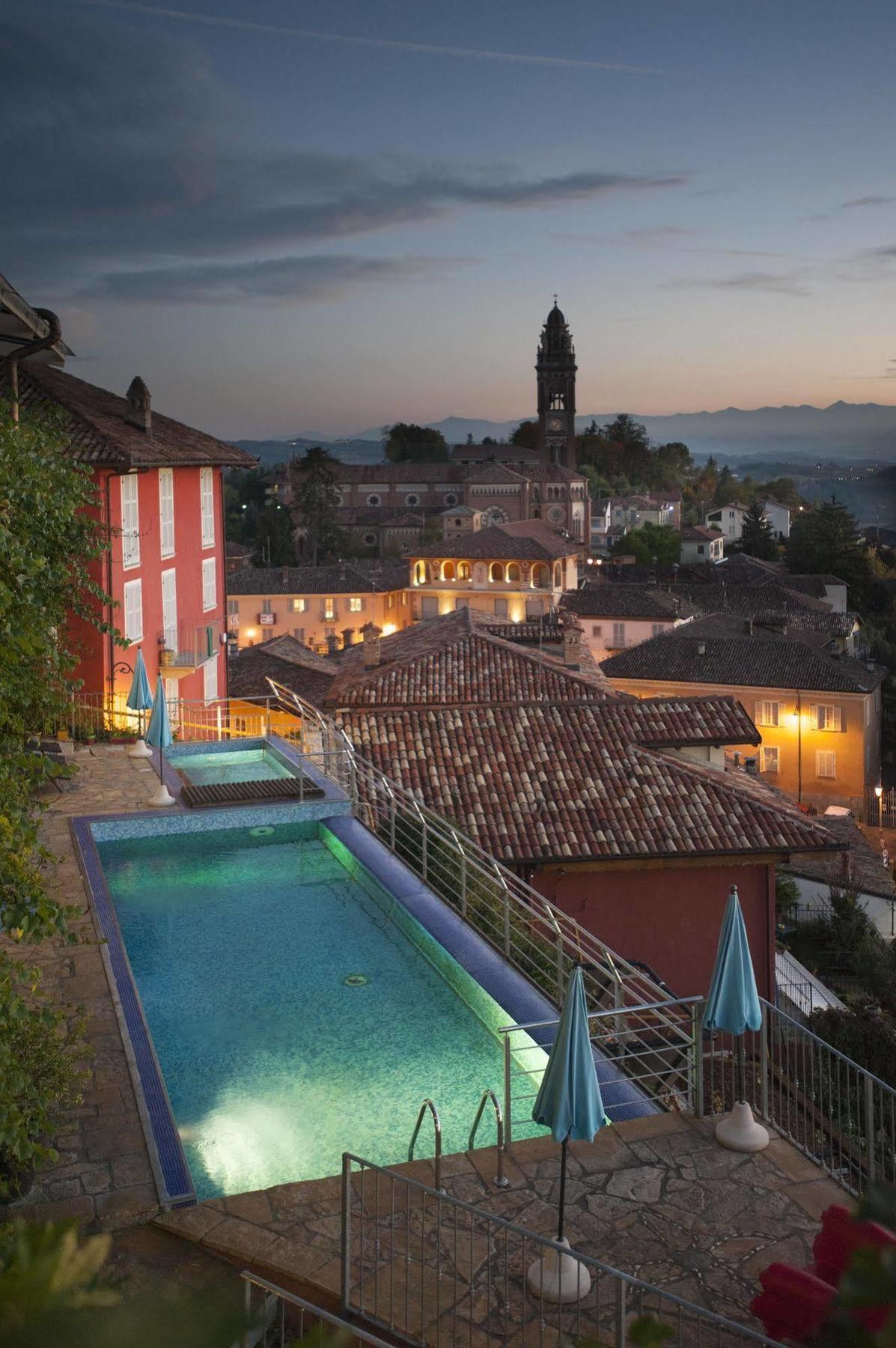 Felicin - Ristorante Albergo "Dimora Storica" Monforte D'Alba Bagian luar foto