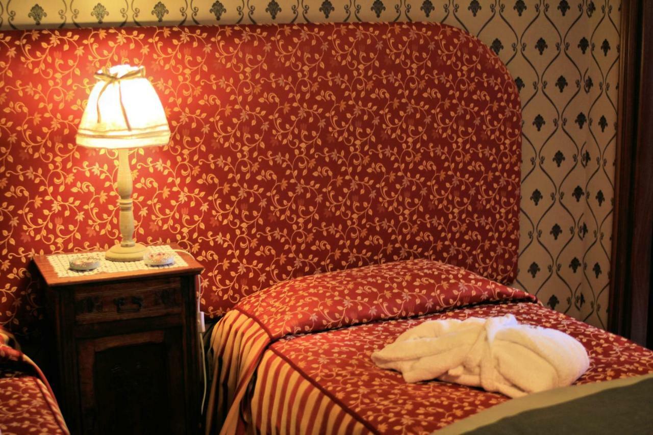 Felicin - Ristorante Albergo "Dimora Storica" Monforte D'Alba Bagian luar foto